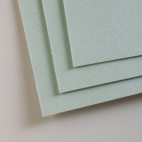Аркуш Clairefontaine Pastelmat Light Green (Світло-зелений), 24х32 см &mdash; фото в Let's Make Dolls